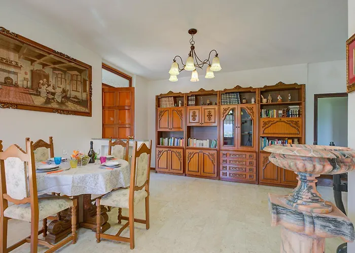 A Due Passi Dal Bosco - Happy *