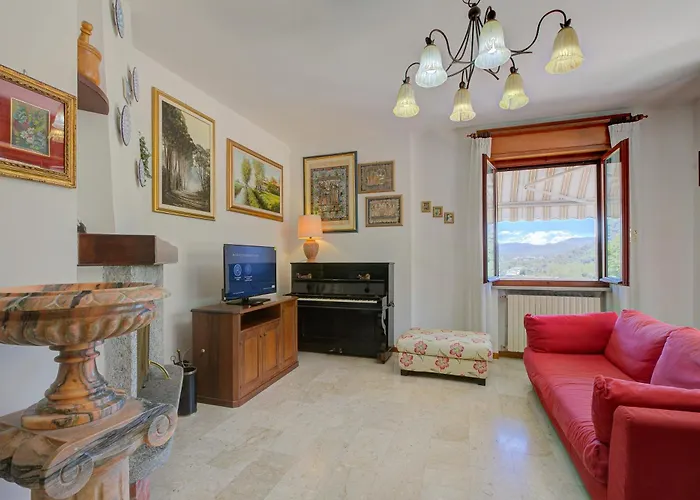 A Due Passi Dal Bosco - Happy * Laveno-Mombello