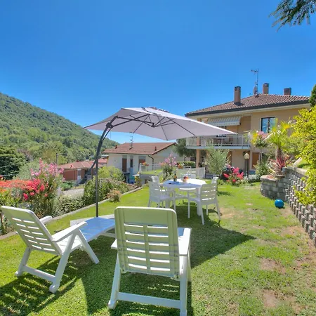 A Due Passi Dal Bosco: Hillside Apartment With Garden&Bbq - Happy Rentals * Laveno-Mombello