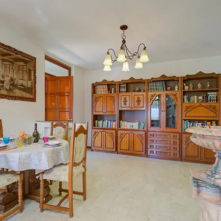 A Due Passi Dal Bosco: Hillside Apartment With Garden&Bbq - Happy Rentals *