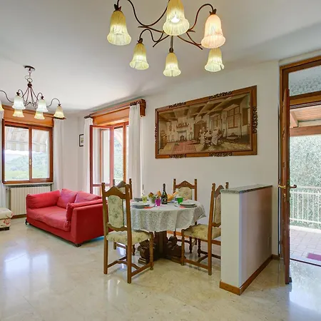 A Due Passi Dal Bosco: Hillside Apartment With Garden&Bbq - Happy Rentals * Laveno-Mombello