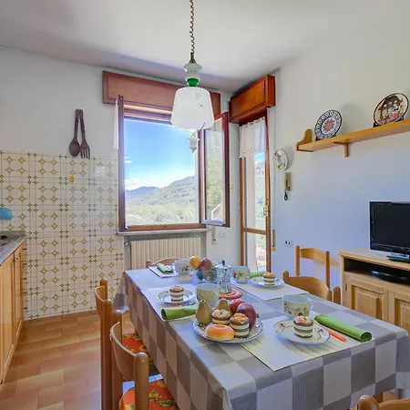 A Due Passi Dal Bosco: Hillside Apartment With Garden&Bbq - Happy Rentals * Laveno-Mombello