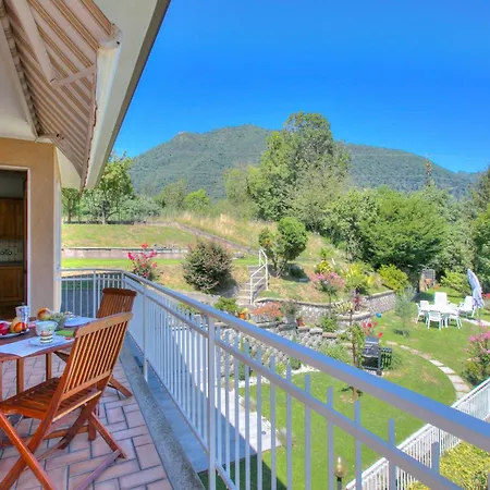 A Due Passi Dal Bosco: Hillside Apartment With Garden&Bbq - Happy Rentals Laveno-Mombello