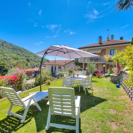 A Due Passi Dal Bosco: Hillside With Garden&bbq - Happy Appartement *