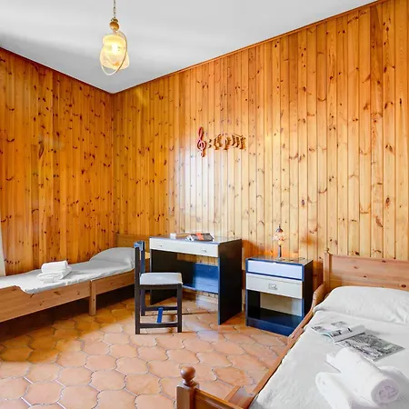 Appartement A Due Passi Dal Bosco: Hillside With Garden&bbq - Happy Laveno-Mombello