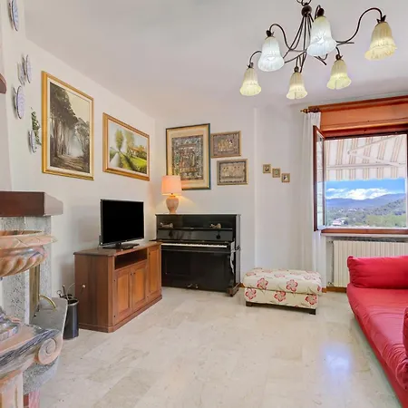 Appartement A Due Passi Dal Bosco: Hillside With Garden&bbq - Happy