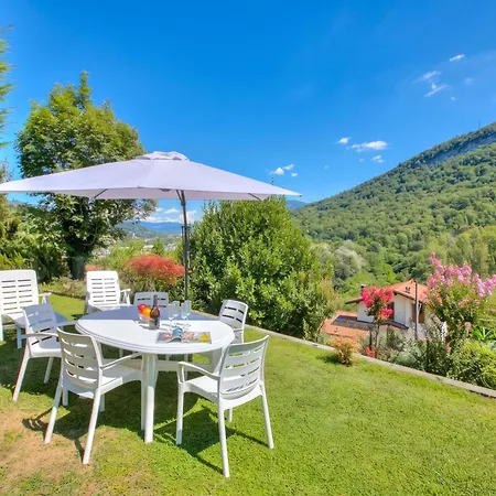 Appartement A Due Passi Dal Bosco: Hillside With Garden&bbq - Happy