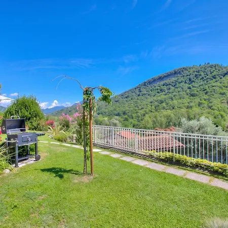 A Due Passi Dal Bosco: Hillside With Garden&bbq - Happy Appartement Laveno-Mombello