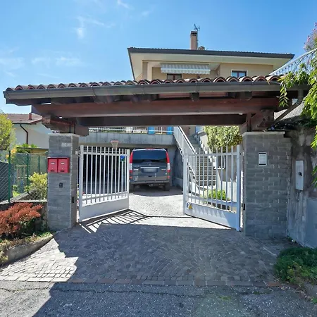 Appartement A Due Passi Dal Bosco: Hillside With Garden&bbq - Happy