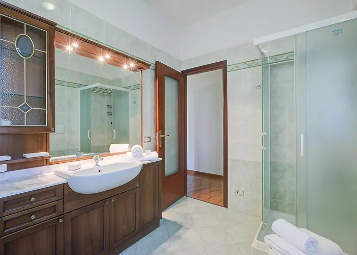 Апартаменты A Due Passi Dal Bosco - Happy Лавено-Момбелло