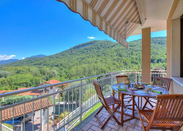 A Due Passi Dal Bosco - Happy * Laveno-Mombello