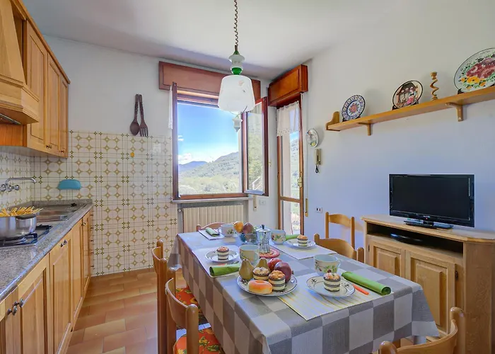 A Due Passi Dal Bosco - Happy * Лавено-Момбелло